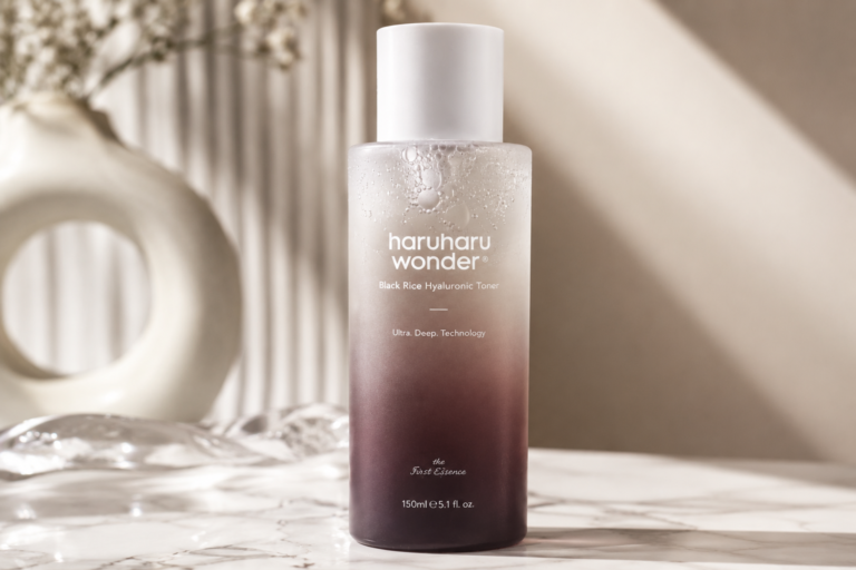 A viscous, essence-like toner that leverages fermented Black Rice extract to deliver profound, sustained hydration while reinforcing skin resilience.